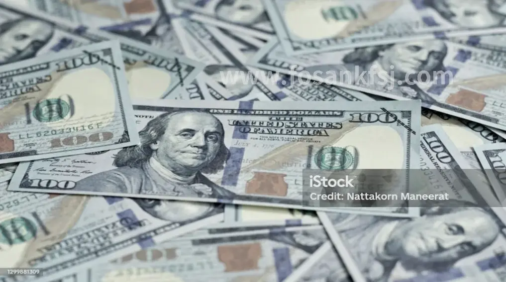 佛山创业者正在办理贷款